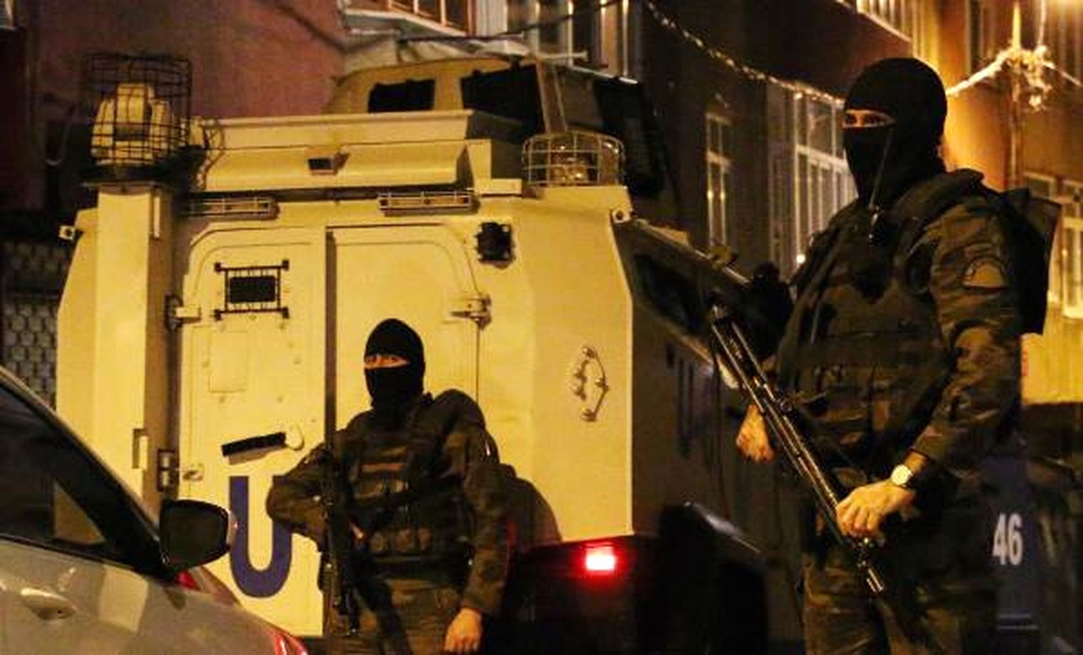 Okmeydanı\'nda Helikopter Destekli Terör Operasyonu(1)