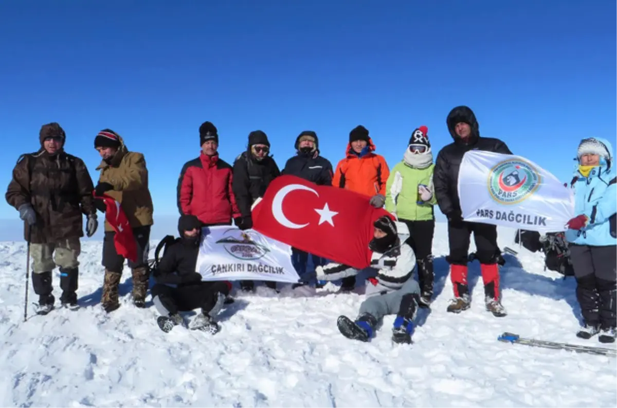 Ölen Arkadaşlarını Anmak İçin Tırmandılar