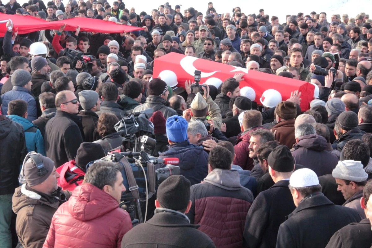 Şehit Uzman Çavuş Sedat Atalay, Aşkale\'de Son Yolculuğuna Uğurlandı