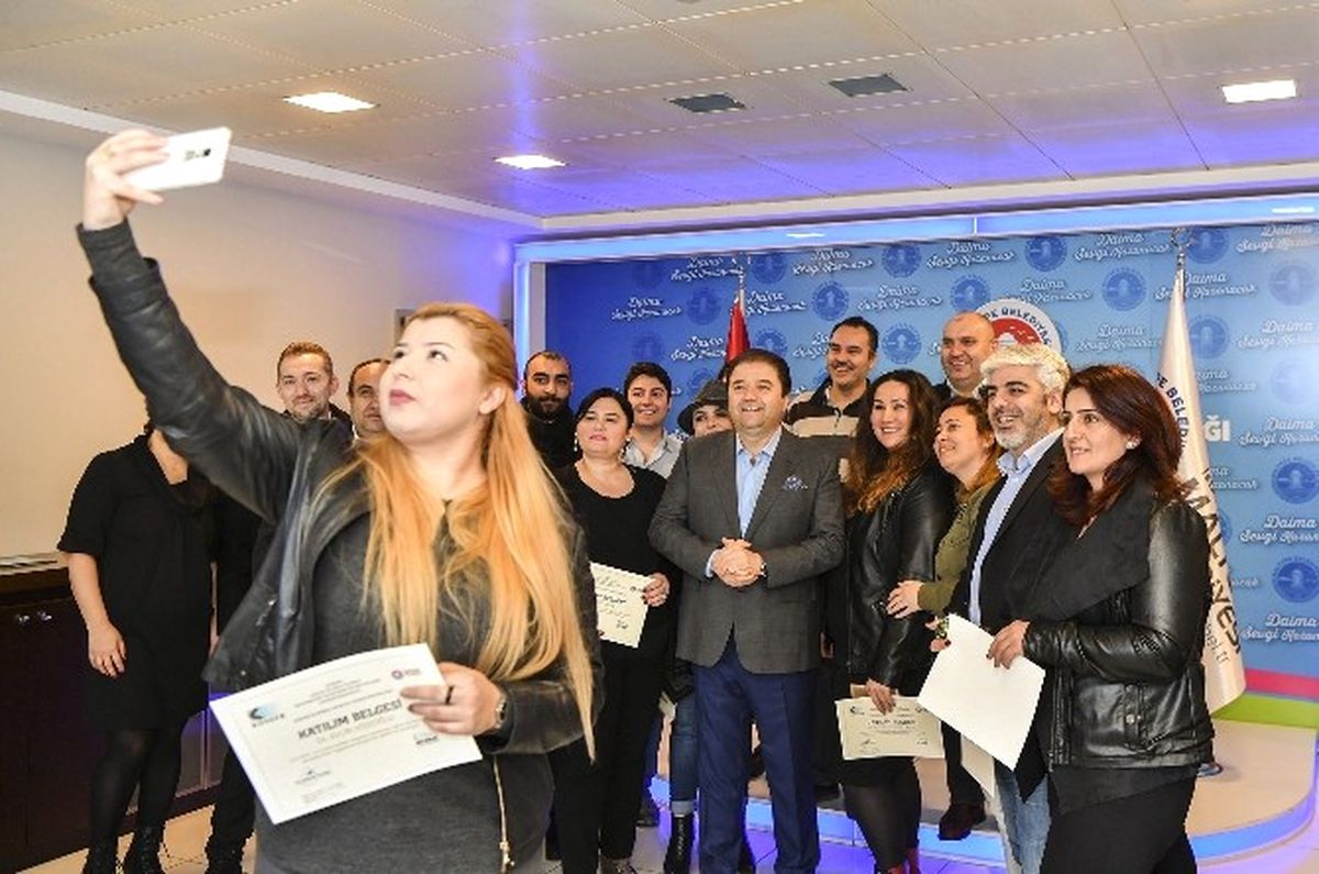 Sertifikalarını Başkan Kılıç\'ın Elinden Aldılar