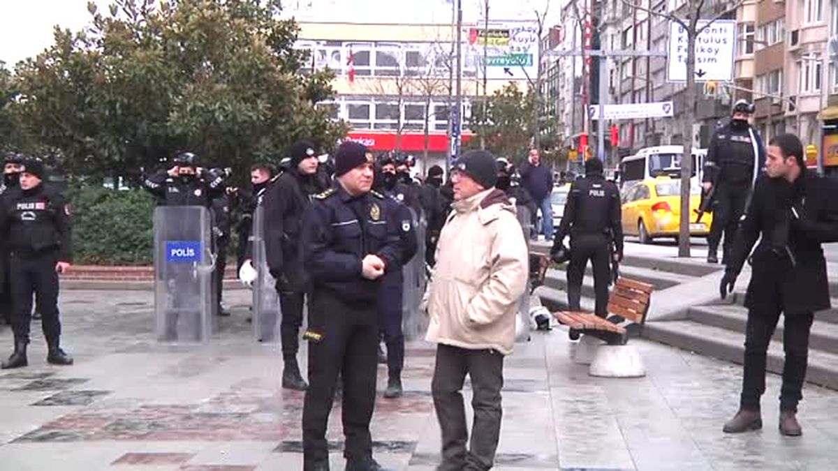 Şişli\'de İzinsiz Açıklamaya Müdahale