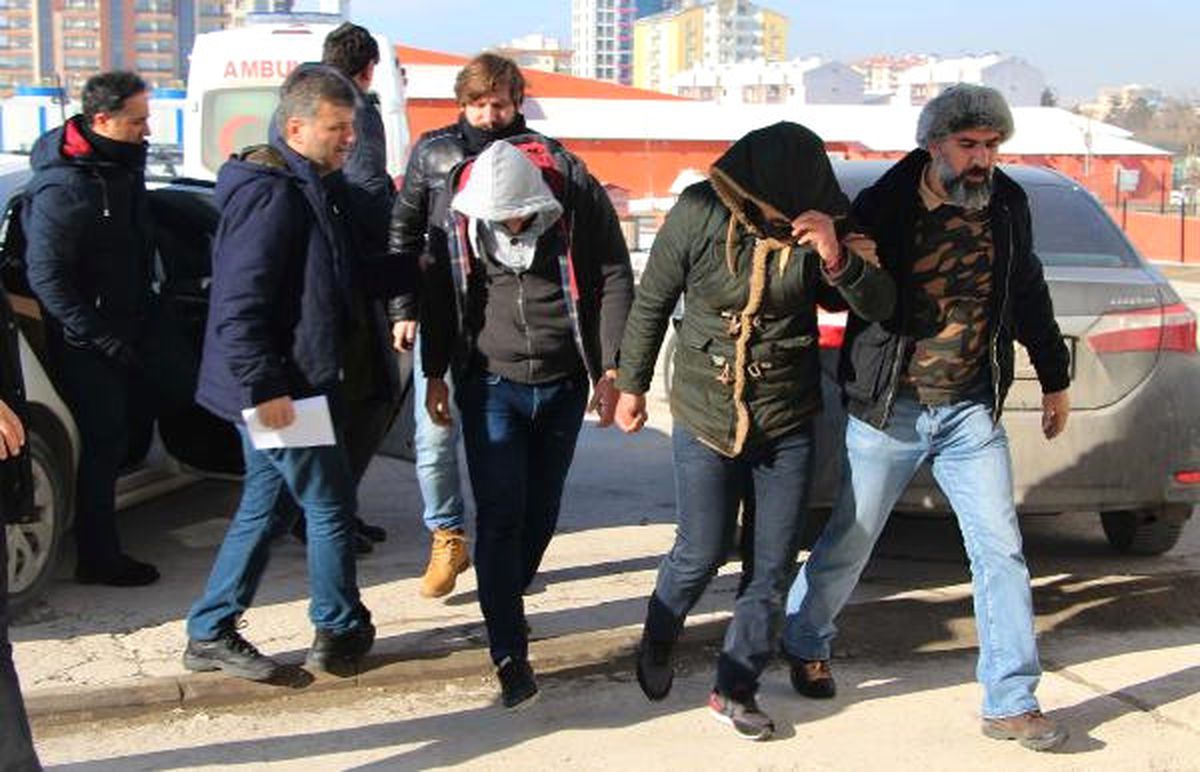 Sivas\'ta Terör Operasyonu: 14 Gözaltı