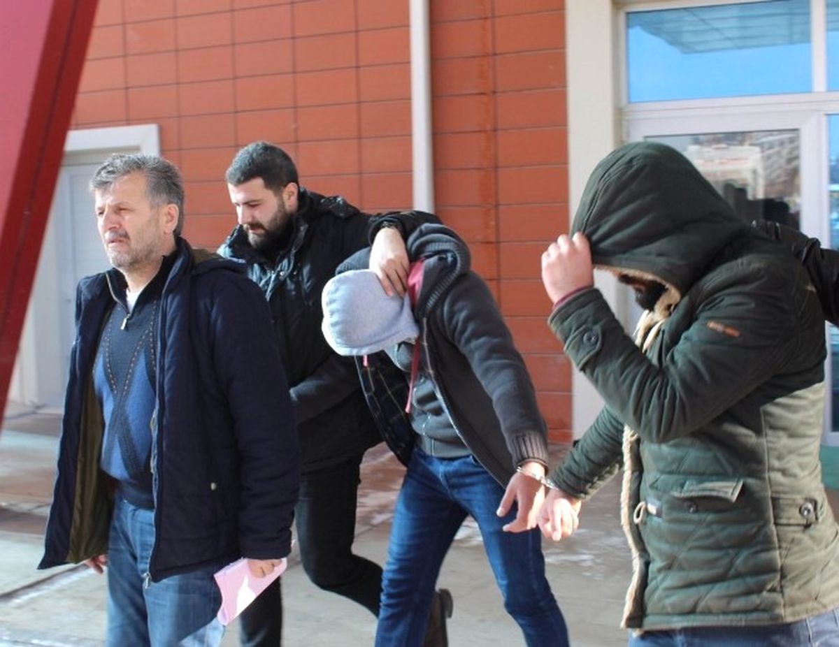 Sivas\'ta Terör Operasyonu: 14 Gözaltı