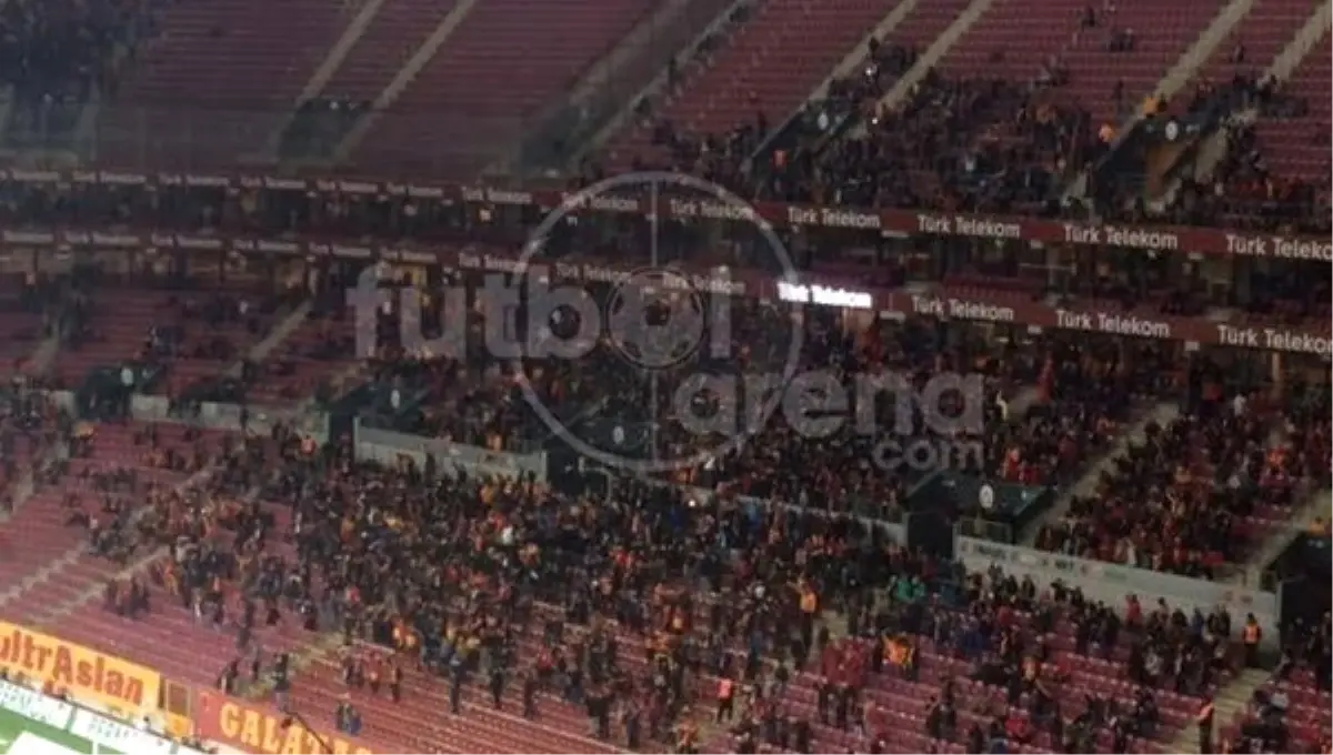 Tt Arena\'da Tribünler Boş Kaldı