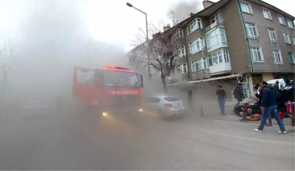 Tuhafiyecide Yangın Paniği