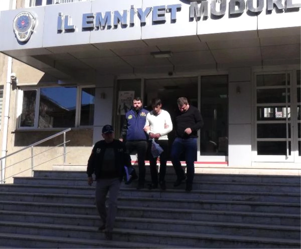 Uşak PKK Üyeliğinden Gözaltına Alınan Er Adliyede