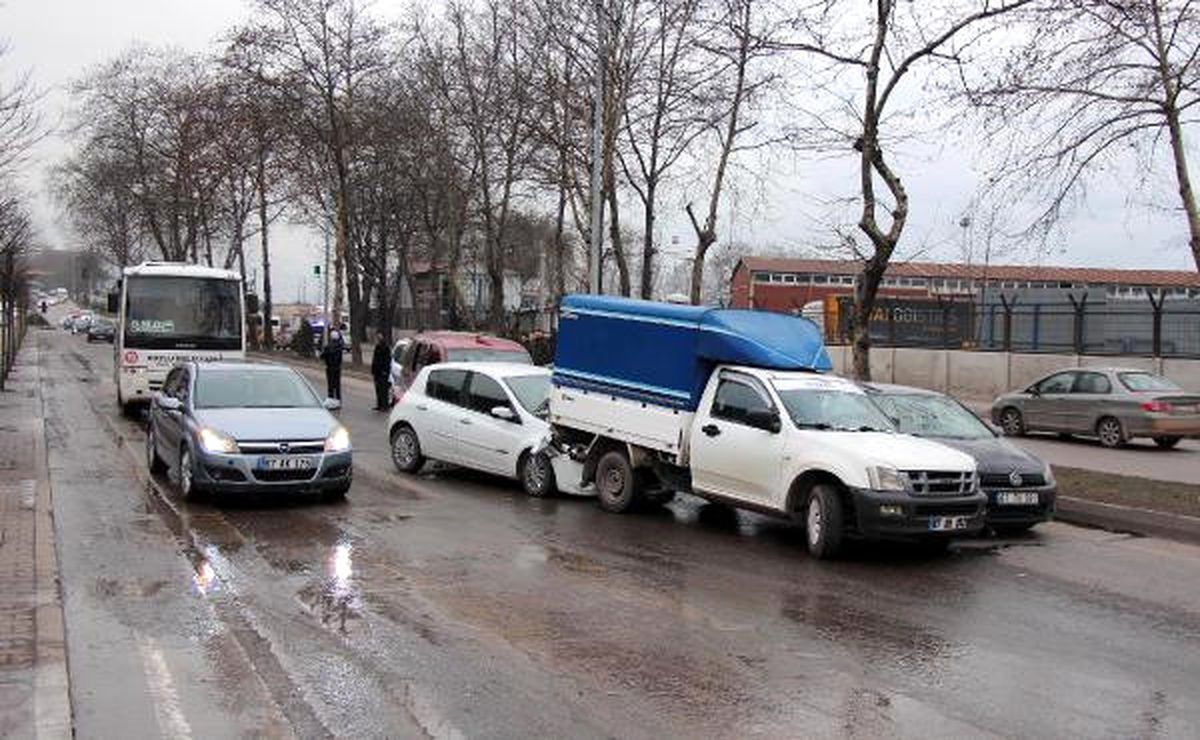 Zonguldak\'ta 7 Araç Birbirine Girdi