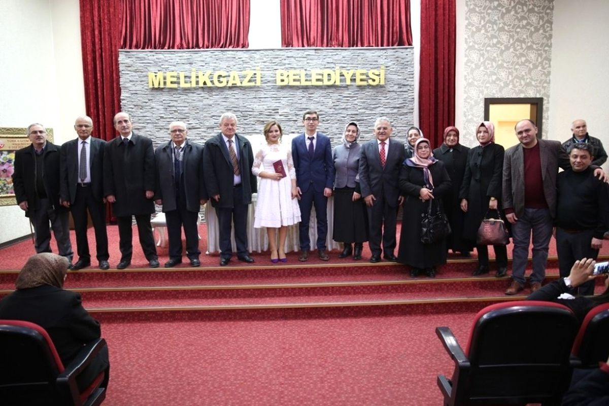 14 Şubat\'ta 23 Çift Melikgazi\'de \'Evet\' Dedi