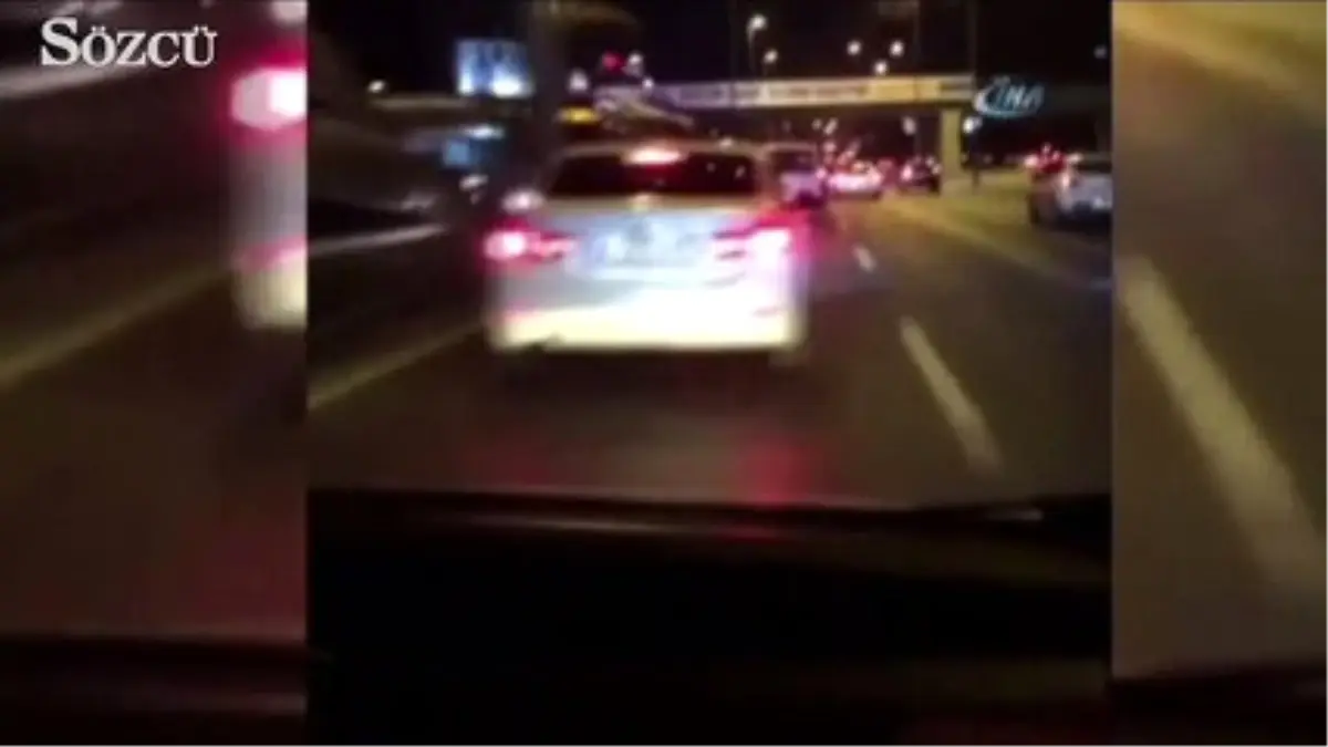 Araca Çarpan Trafik Magandası Makas Atmaya Devam Etti