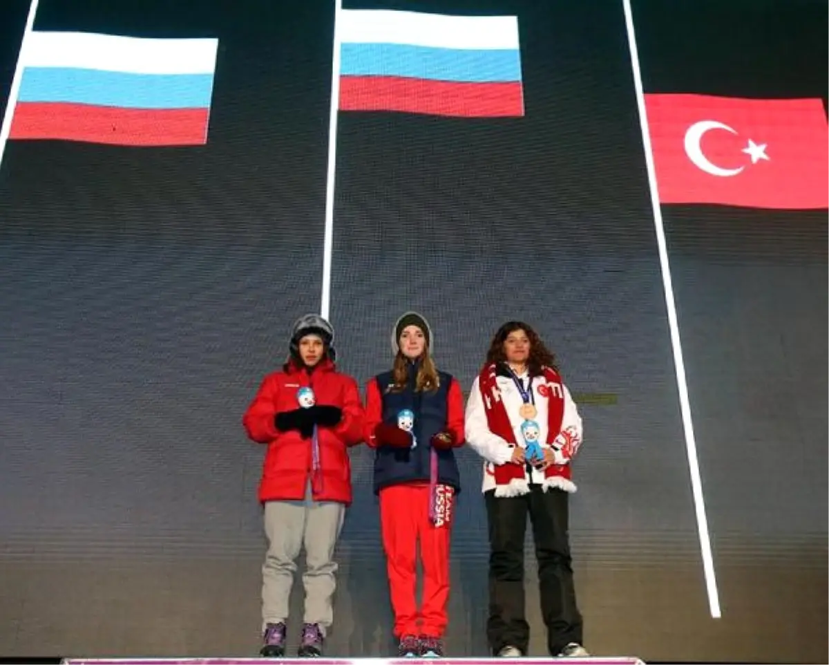 Avrupa Gençlik Olimpik Kış Festivali\'nde İlk Ödüller Verildi