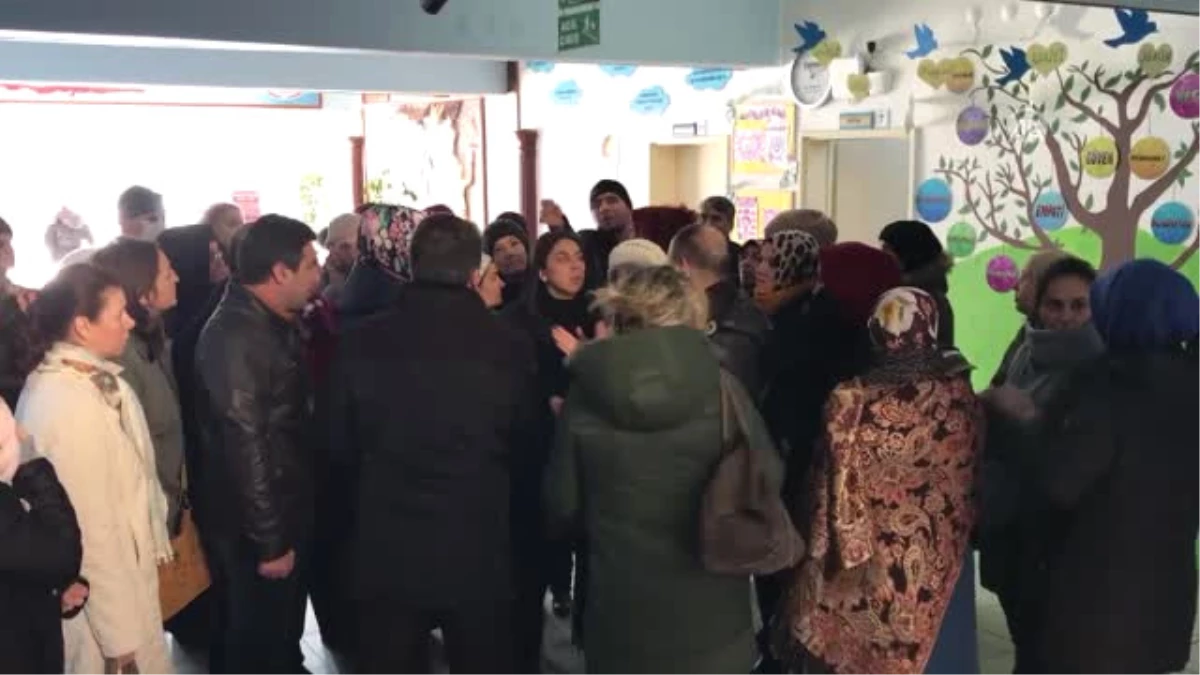 Çerkezköy\'deki Kötü Kokudan Dolayı Çocuklarının Okula Gönderemeyen Velilerden Tepki