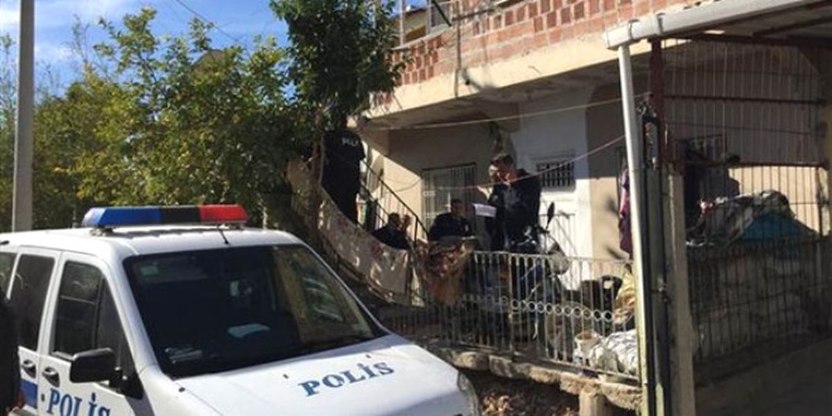 Eşini ve 2 Çocuğunu Öldürüp İntihar Etti