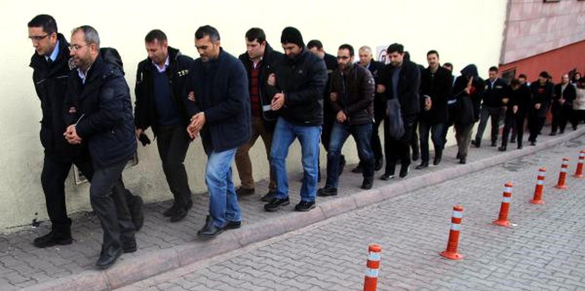 Fetö Şüphelisi 14 Akademisyen Adliyede
