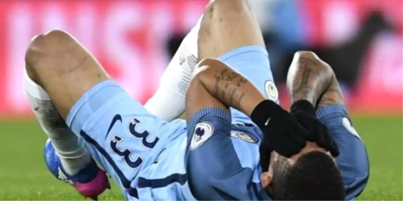 Gabriel Jesus\'un Ayağı Kırıldı!