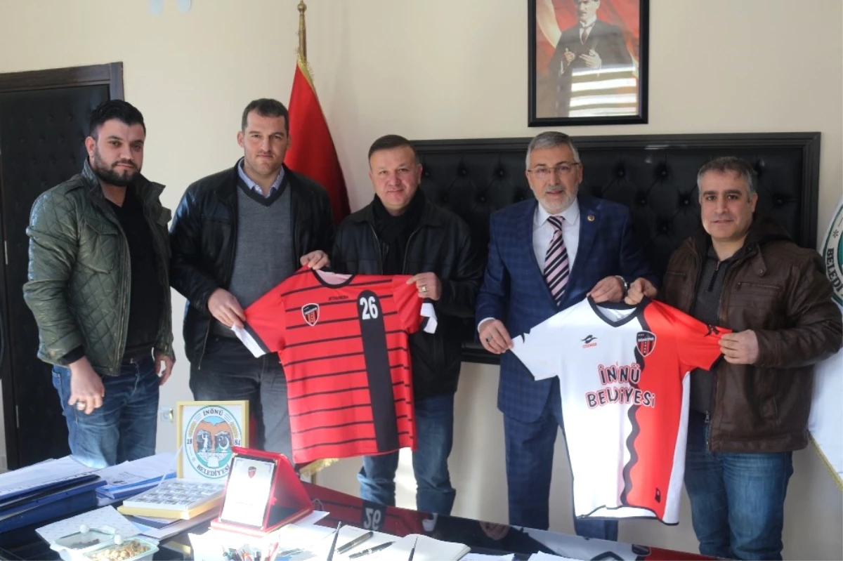 İnönü Spor Kulübü\'nden Başkan Bozkurt\'a Teşekkür Ziyareti