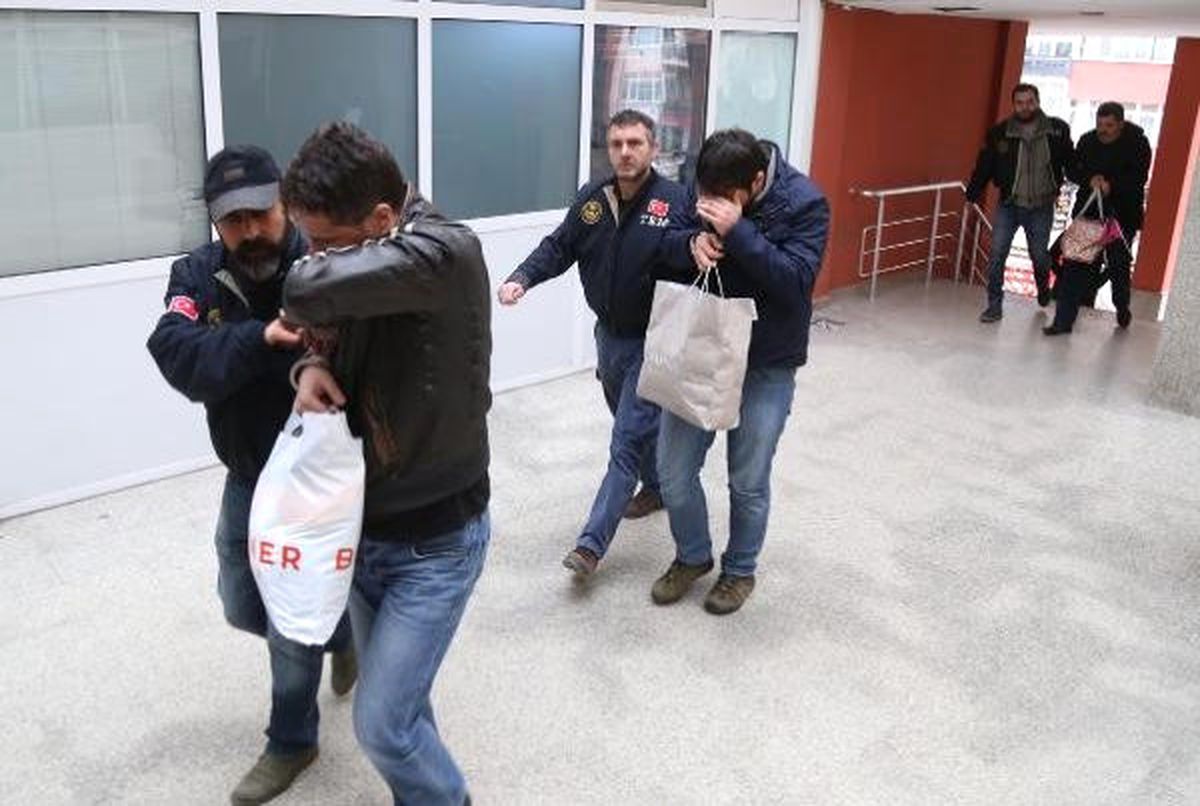 Kocaeli\'de \'Bylock\' Kullandıkları İddia Edilen 5 İşçi Adliyede