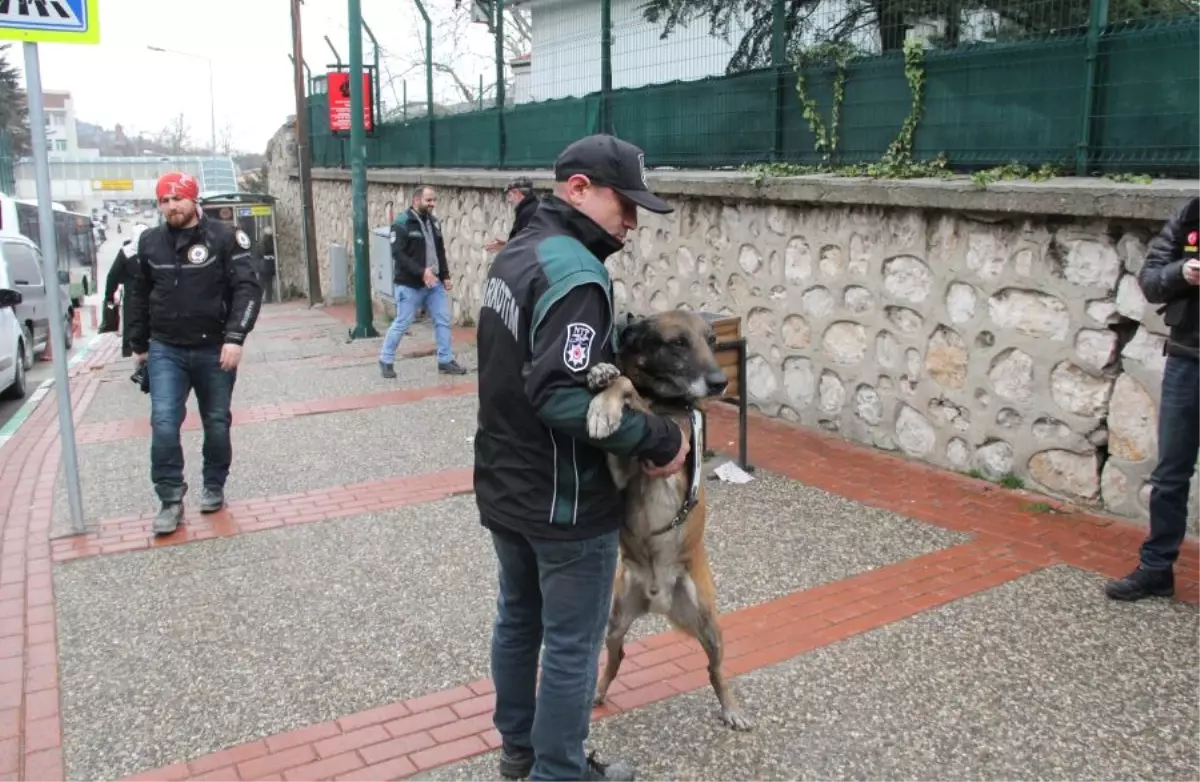 Narkotik Ekipleri Okul Önlerinde Denetimlerini Artırdı