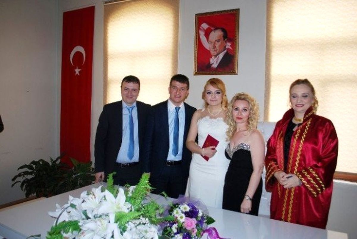 Nikah Dairelerinde Sevgililer Günü Yoğunluğu