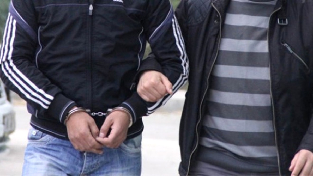 Polis Haklarında Arama Kararı Bulunan 42 Kişiyi Yakaladı