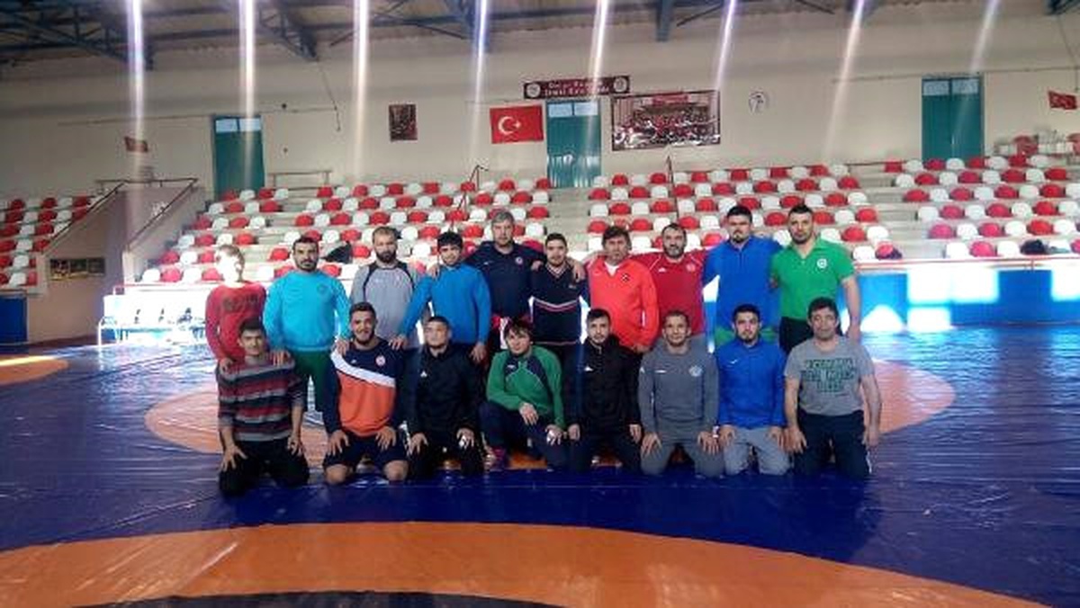 Serbest Güreş A Milli Takımı Dünya Kupası İçin İran\'a Gitti