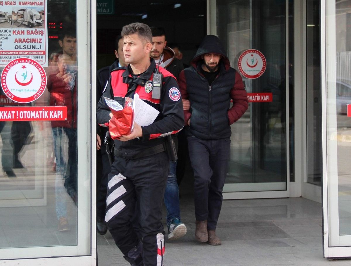 Sevgilisinin Sözlendiğini Duyunca Hastanenin Çatısına Çıktı