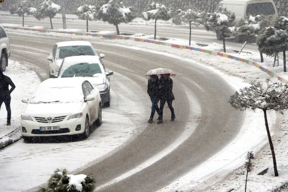 Şırnak\'ta 37 Köy Yolu Ulaşıma Kapandı