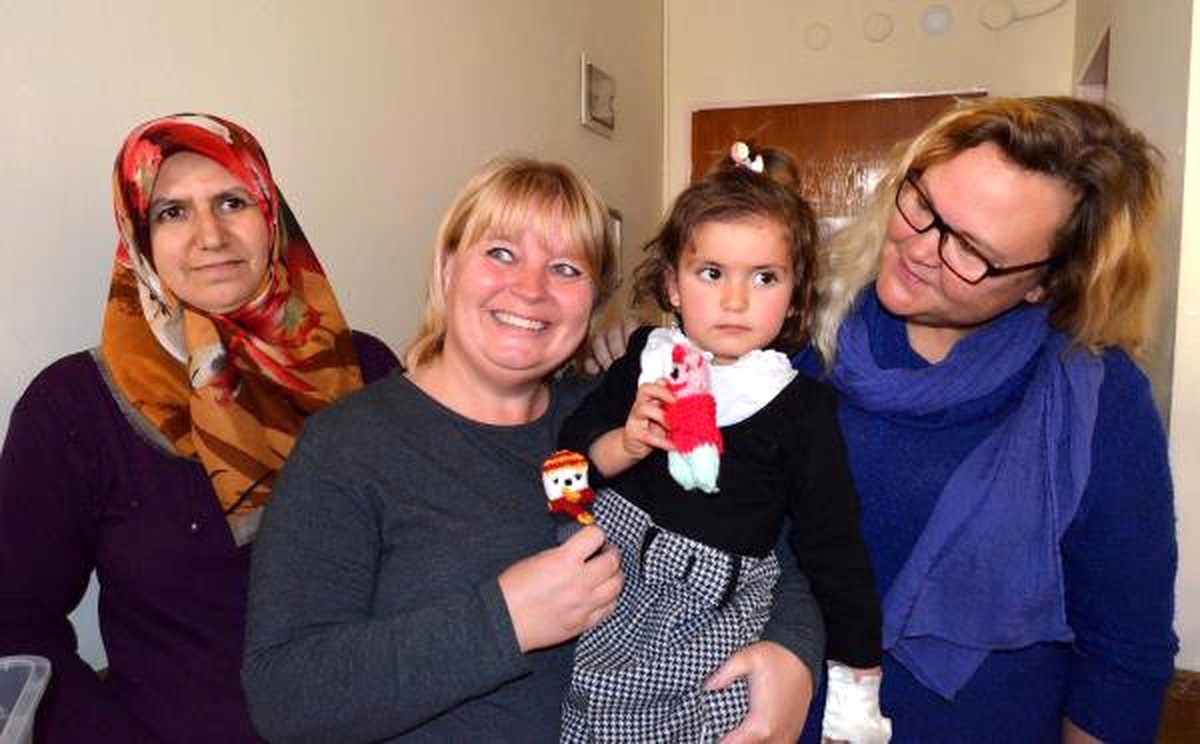 Yerleşik Norveçlilerden Hasta Çocuklara Bez Bebek