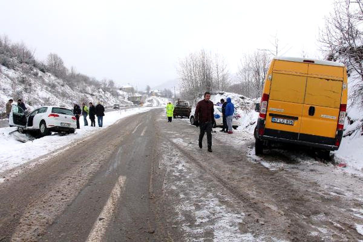 Zonguldak\'ta Kar Ulaşımı Aksattı