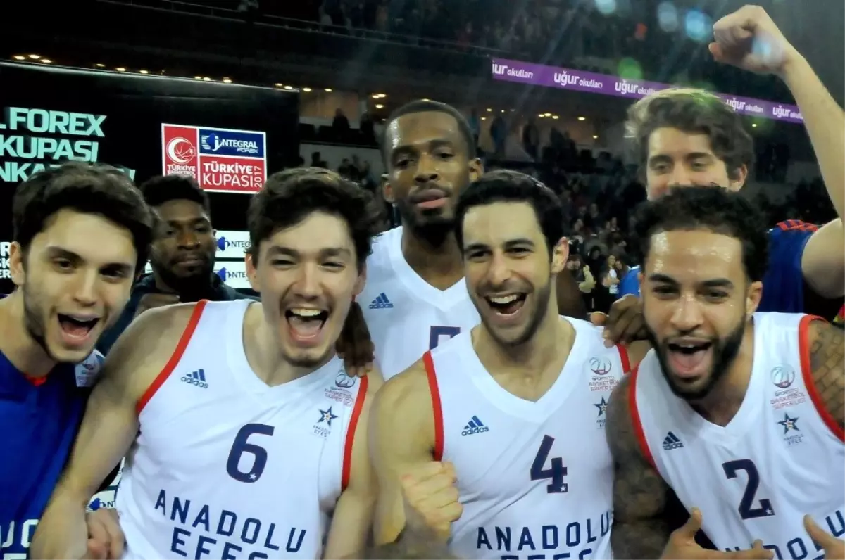 Anadolu Efes Yarı Finale Yükseldi