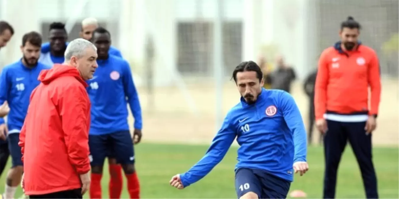 Antalyaspor 2 Eksik ile Çalıştı