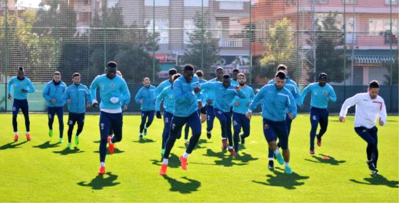 Aytemiz Alanyaspor Trabzonspor\'a Hazırlanıyor
