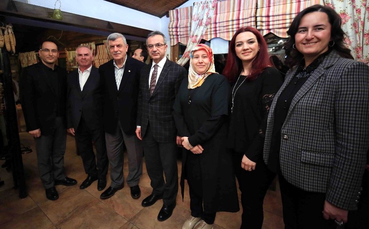 Başkan Karaosmanoğlu: Gençliğimizin Mimarı Annelerimizdir"