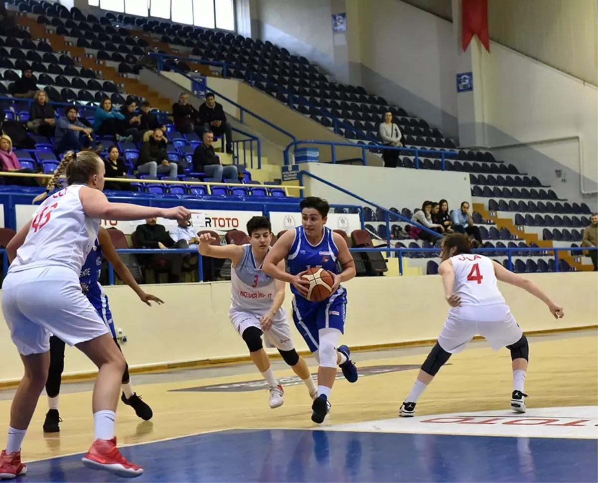 Bornova Becker Spor Seriyi Devam Ettiremedi