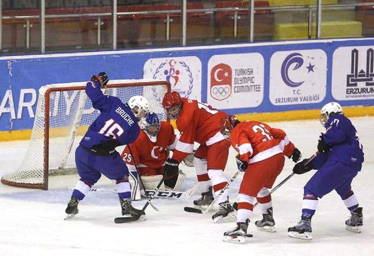 Buz Hokeyinde Fransa\'ya 10-0 Yenildik