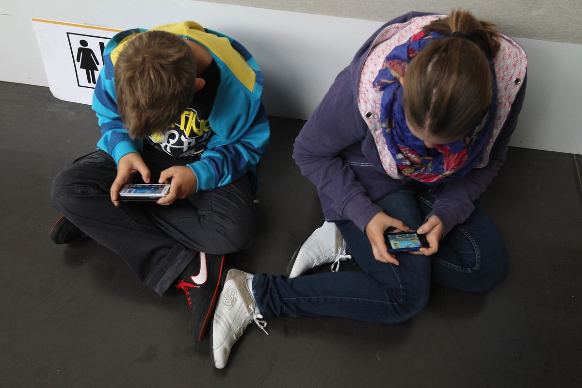 Çocuğunuzun Akıllı Telefonuna El Koyarsanız Ne Olur?