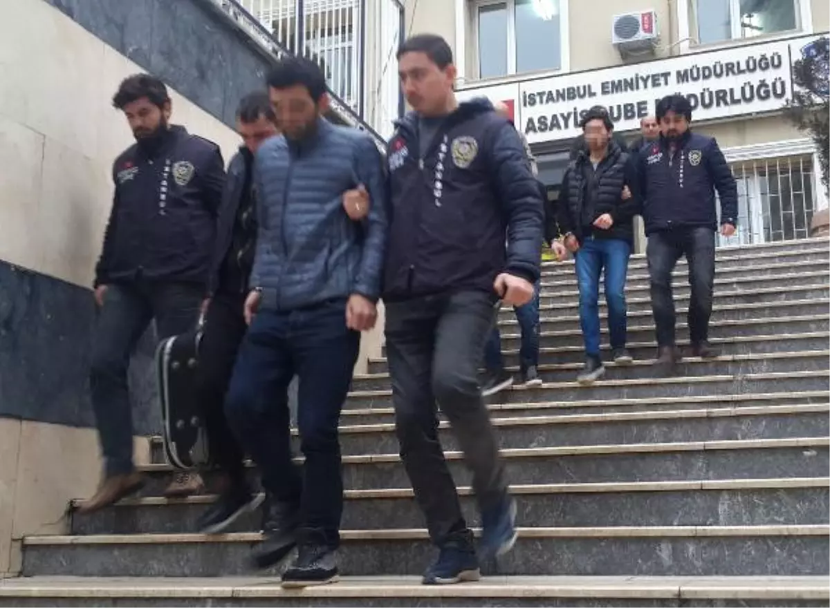 Dha İstanbul - 5 Kilo Altın Gasp Edilmesiyle İlgili 4 Kişi Gözaltına Alındı