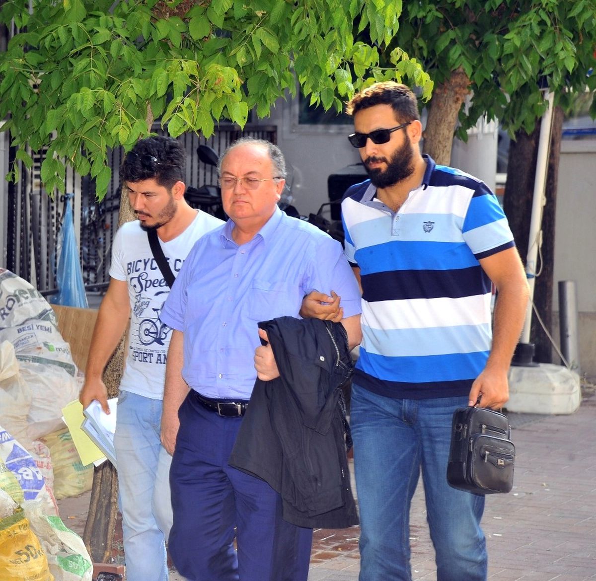 Fetö\'den Tutuklu Ünlü İş Adamlarının İddianamesi Mahkemede