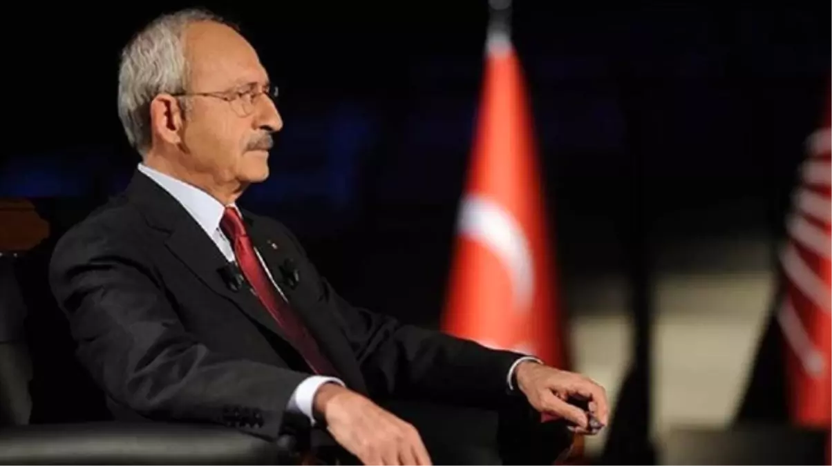 Kılıçdaroğlu, Minibüste Saldırıya Uğradığı Belirtilen Başörtülü Genç Kızı Ziyaret Ediyor (1)