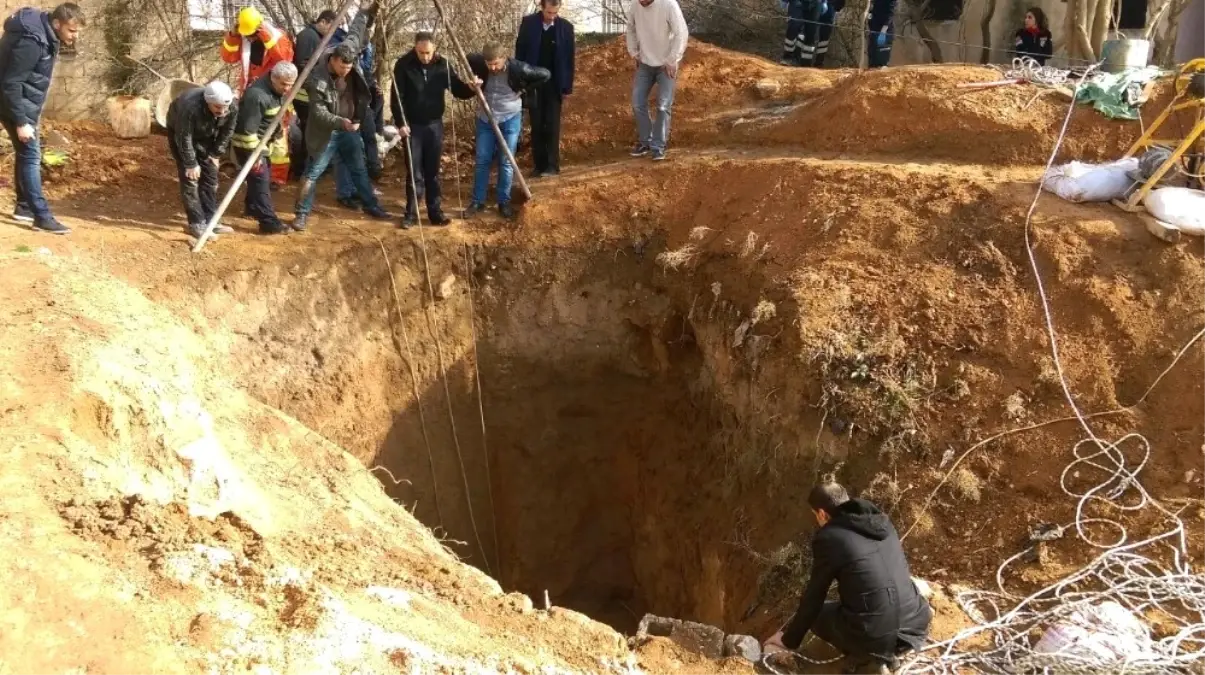 Kızıltepe\'de Kuyuya Düşen Genç İçin Seferberlik