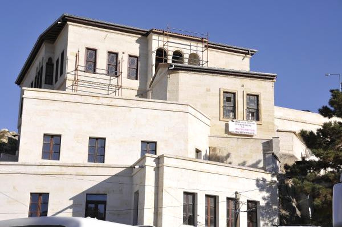 Mağara Evler Zengin Turistlerin Gözdesi