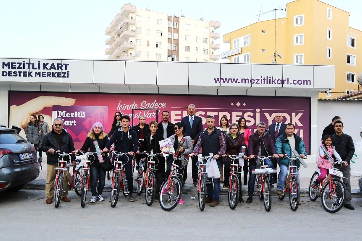 Mersin\'de Farkındalık İçin Bisiklet Dağıtıldı