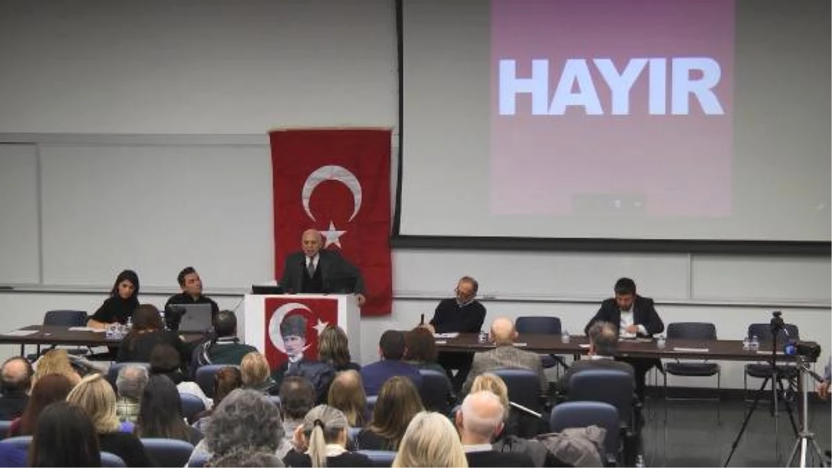 New York\'ta Türkler, Türkiye\'deki Referandumu Tartıştı
