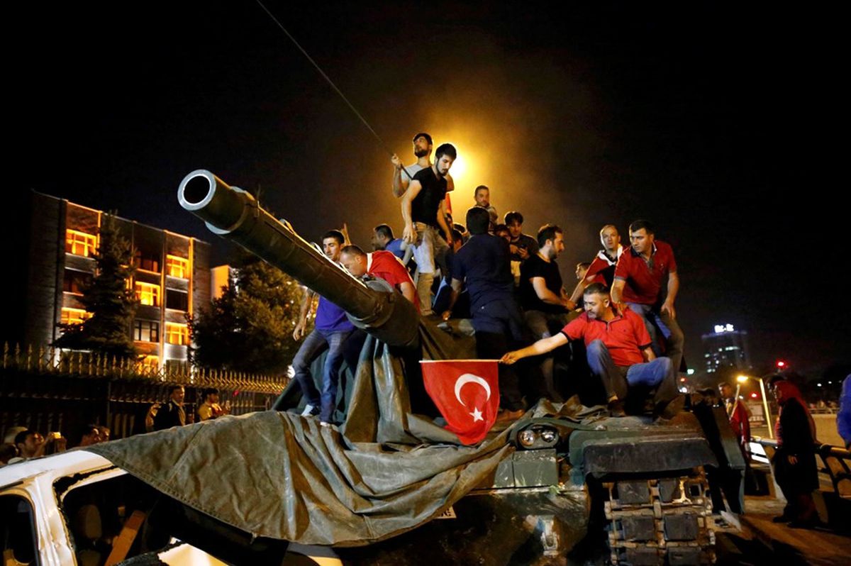PTT A.Ş.\'den 15 Temmuz Şehitlerimiz Anısına Pul Tasarım Yarışması