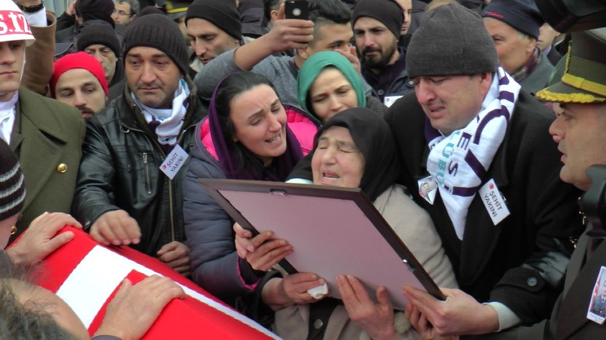 Şehit Uzman Çavuş Murat Tevlim\'i On Binler Son Yolculuğuna Uğurladı