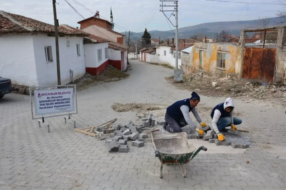 Şehzadeler\'de Çalışmalar Tüm Hızıyla Devam Ediyor