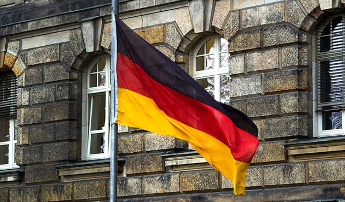Spiegel Online: Almanya\'da Ditib Görevlilerinin Evine Baskın
