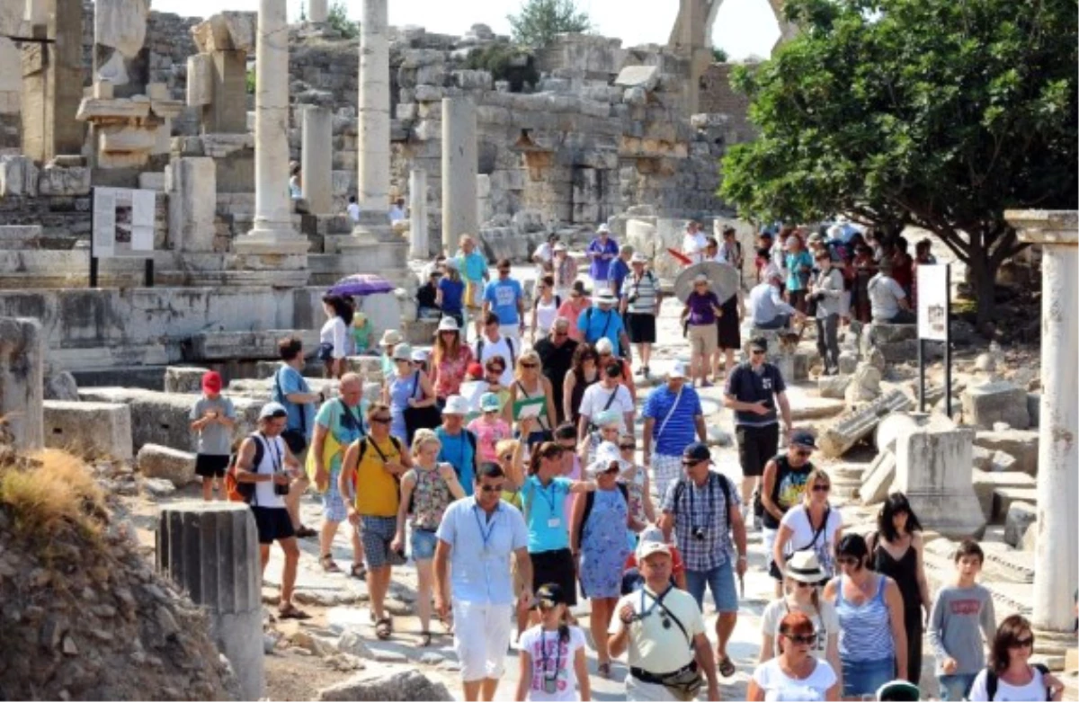 Türkiye Turizm Gelirlerinde İlk 10\'da