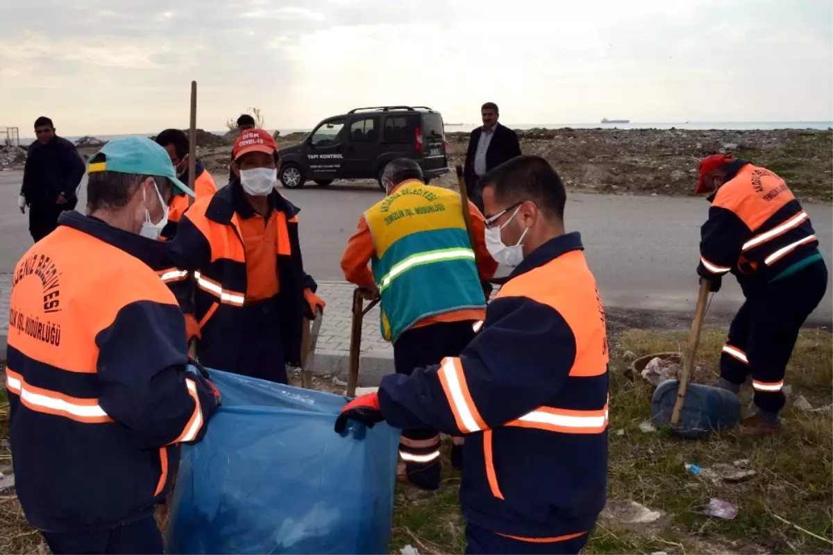 Akdeniz\'de Mobil Temizlik Ekipleri Çalışmalarını Sürdürüyor