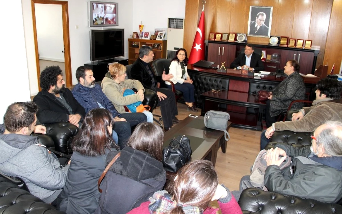 Ankara Birlik Tiyatrosu\'nda Başkan Turgut\'a Ziyaret