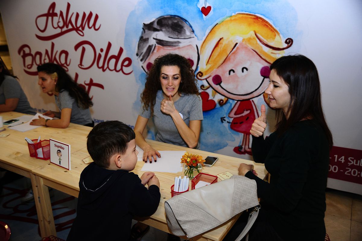 \'Aslında bu bir işitme engeli değil, iki dil meselesi\'
